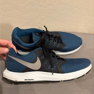 Nike Run Swift running shoes men’s size 12
